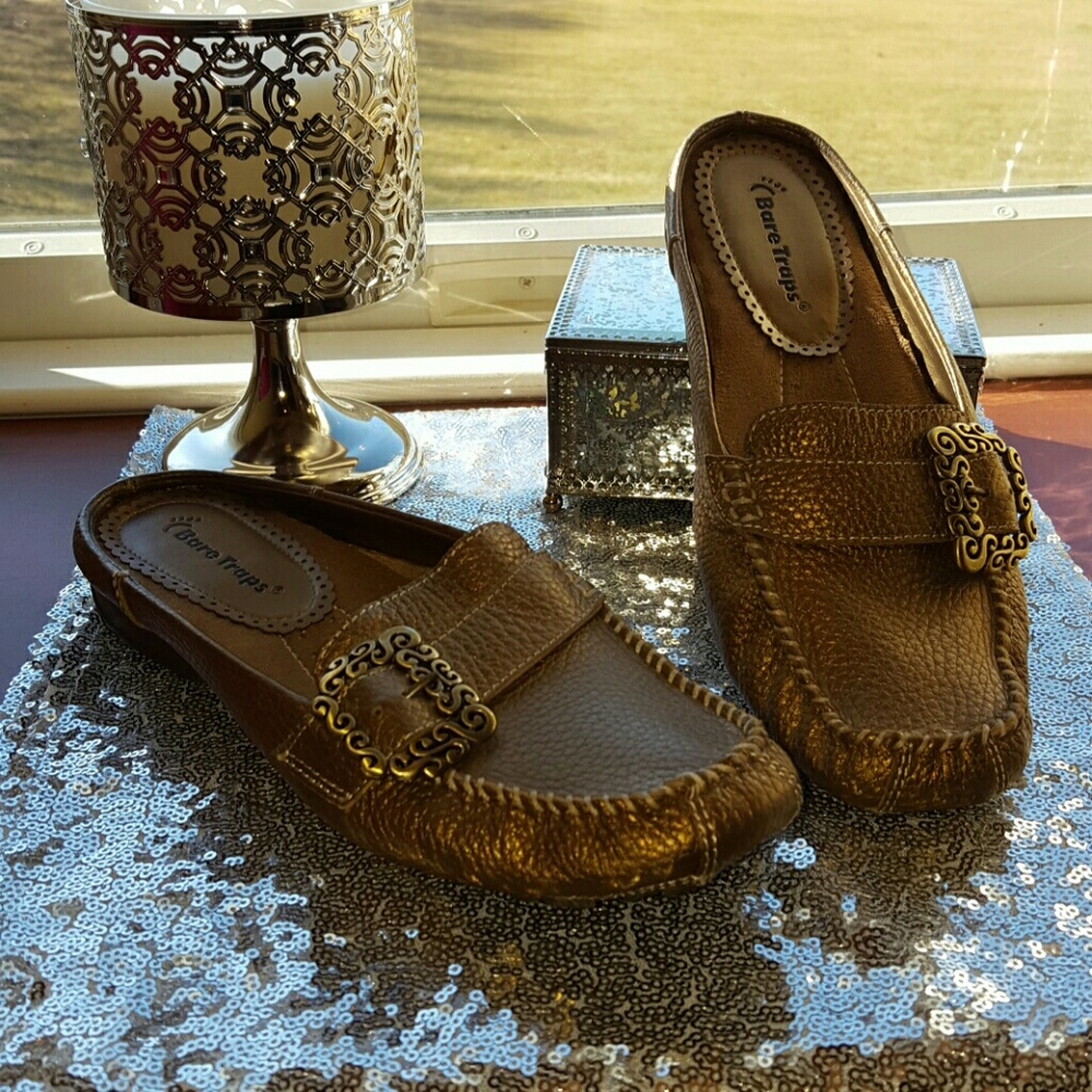 Bare Traps Leather Gold Shoes